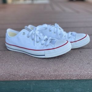White Converse Tennis Shoes. Women’s 8.5.